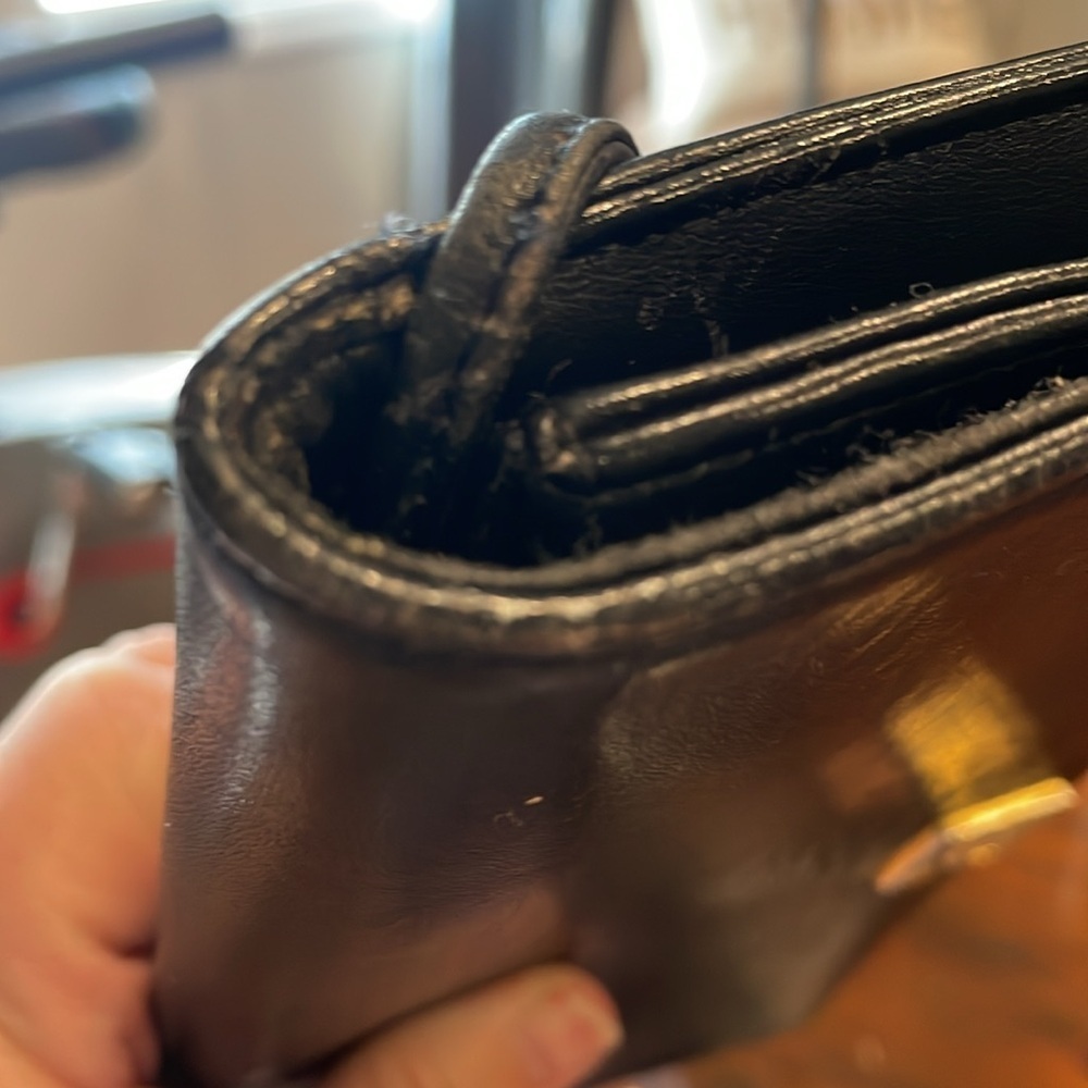 GIVENCHY Vintage Shoulder Bag Leather Black with gold hardware P4 - Picture 5 of 14